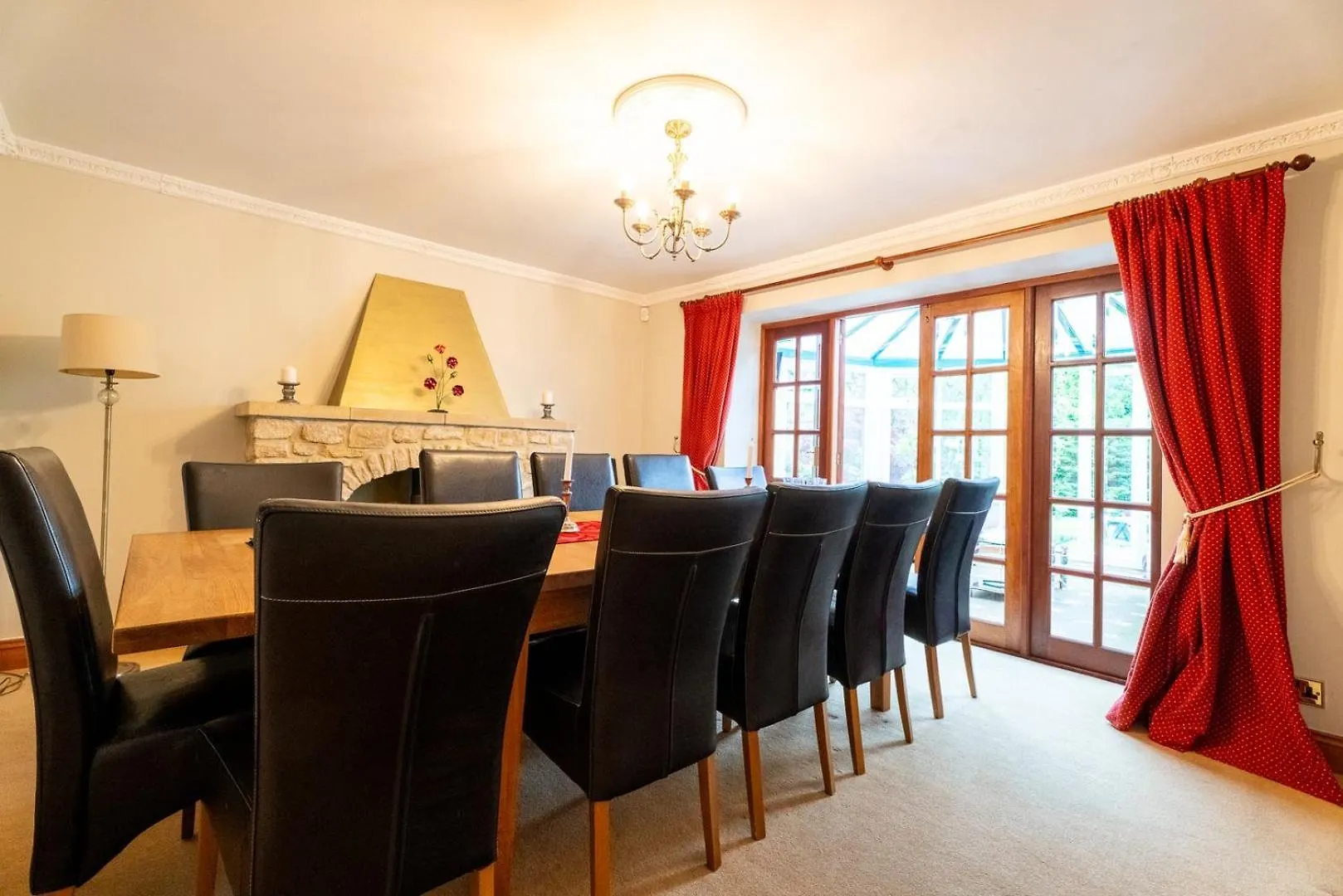 Luxurious Country Retreat In Winford Hotel