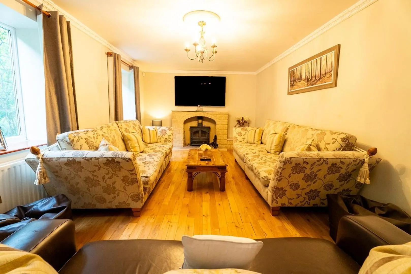Luxurious Country Retreat In Winford Hotel