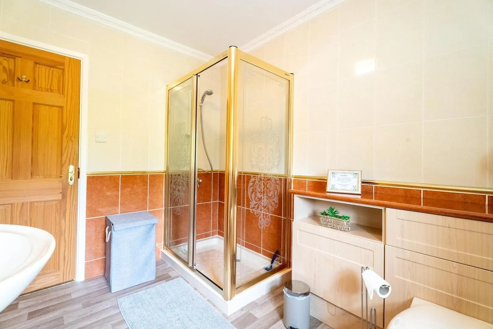 Luxurious Country Retreat In Winford Hotel